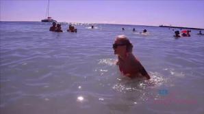 Paris gets in the groove of Hawaii.